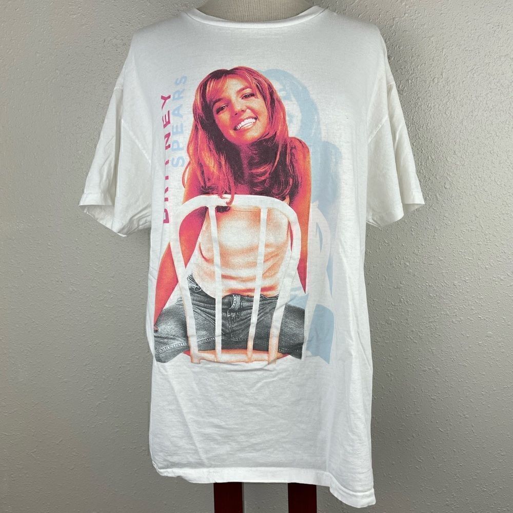 Britney Spears T-Shirt Size L EUC